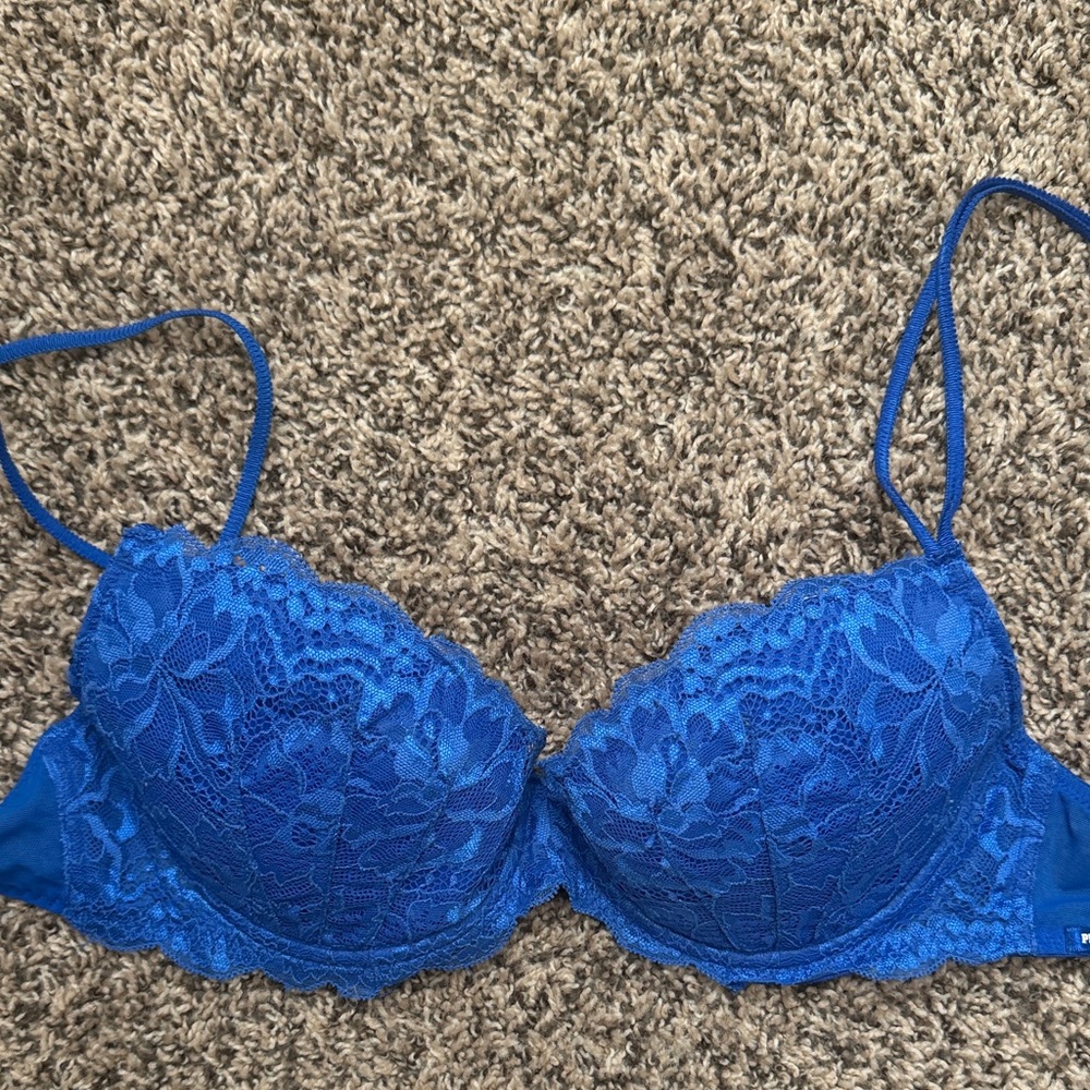 Victoria's Secret Vibrant Blue Lace Bra